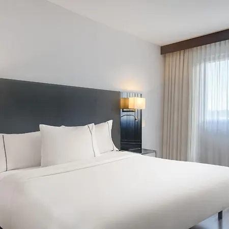 AC Hotel Vicenza by Marriott-3